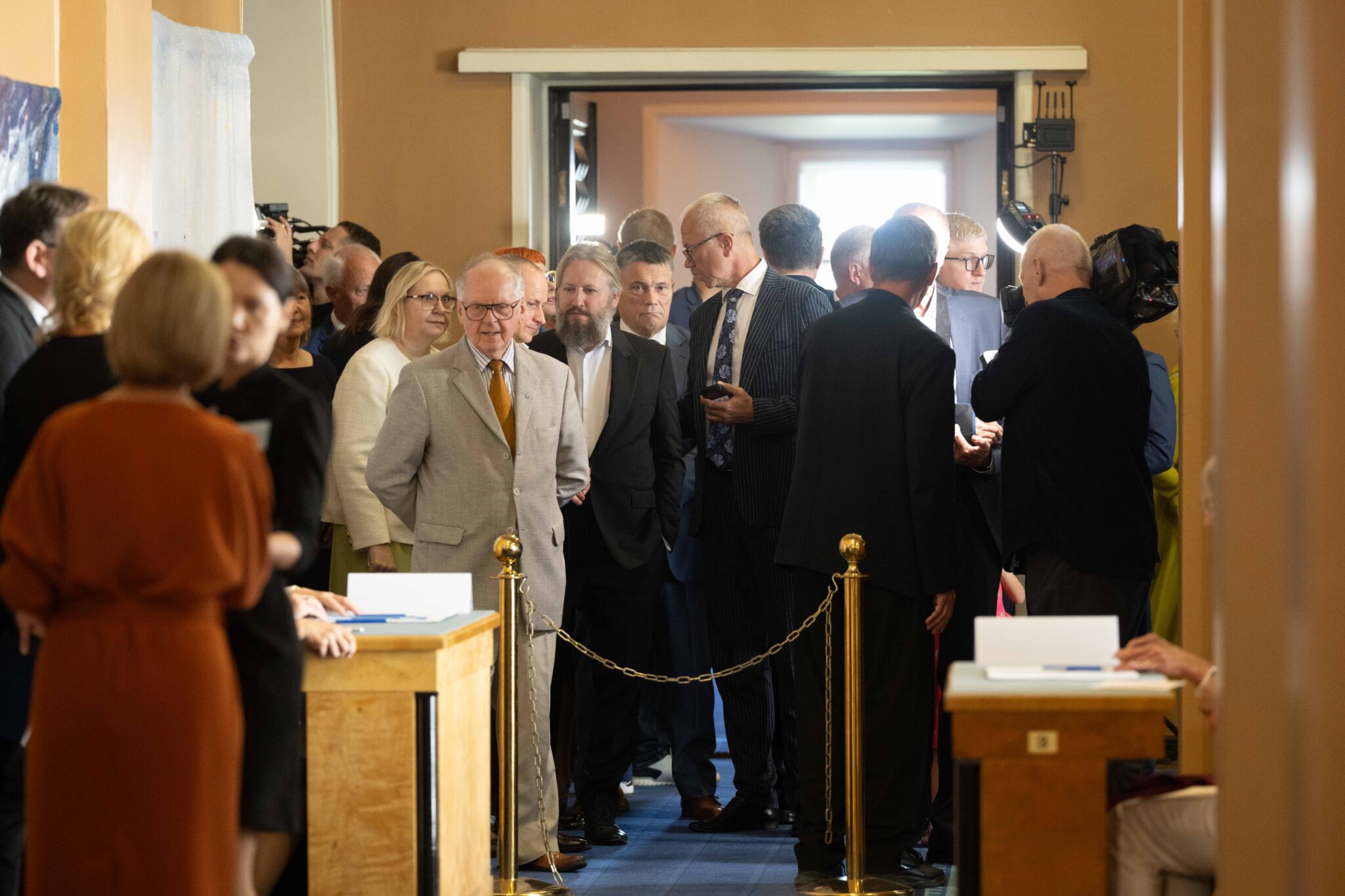 Vabariigi Presidendi valimise I voor - valimiskasti läheduses FOTO: Erik Peinar
